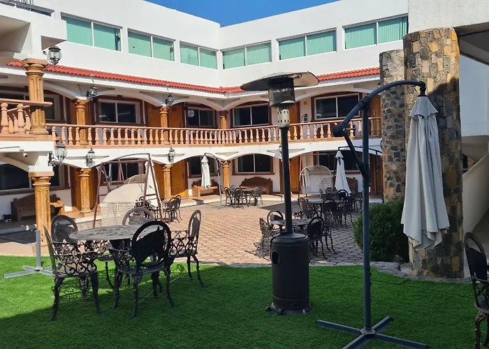 3 star hotel: Hotel Leyenda Del Tepozteco