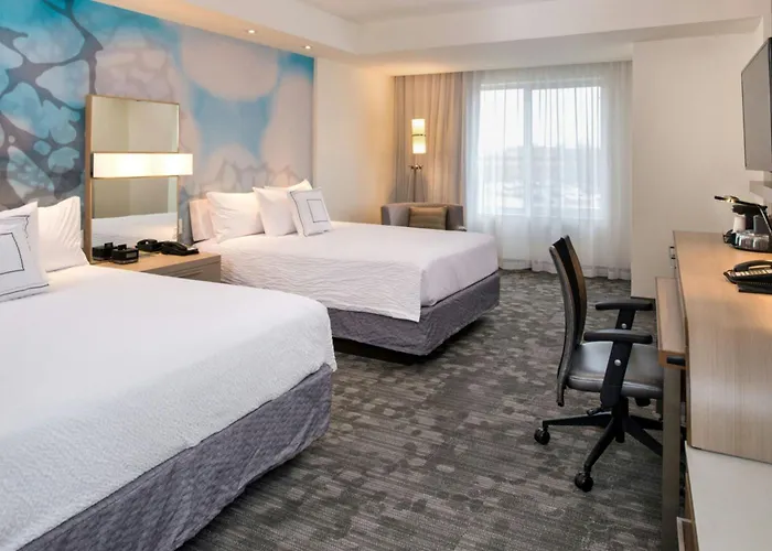 Courtyard By Marriott Detroit Farmington