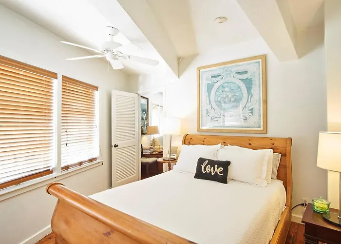 Burns Square Boutique Hotel