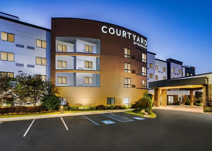 Courtyard By Marriott Auburn