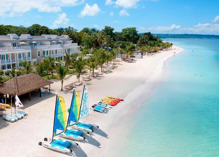 Hotel near College: Beaches Negril Resort And Spa