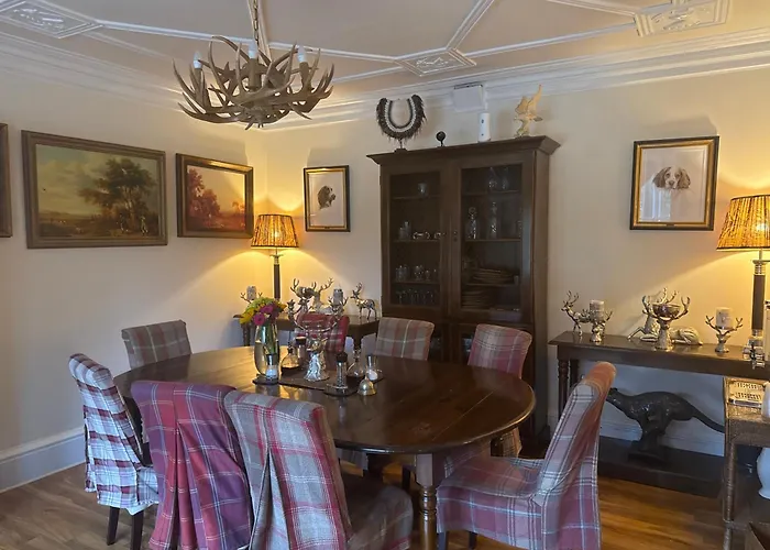 Hotel with view: The West Highland Way Hotel And Retreat Accommodation