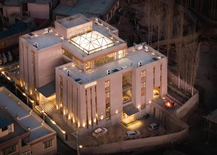 Luxury hotel only: Chospa Hotel, Leh