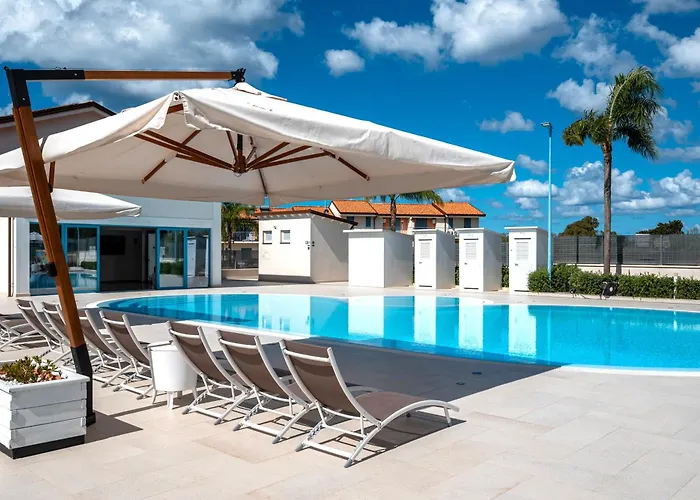 Icaro Apartments With A Beautiful Pool