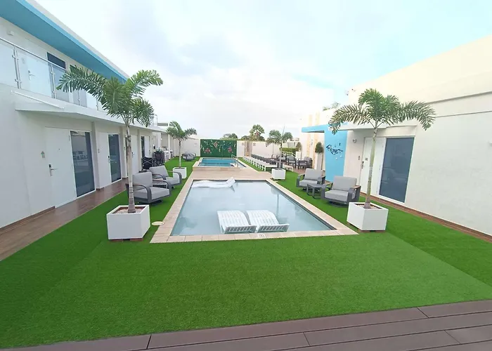 Aruba Boutique & Art - Adults Only