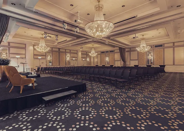 Hotel with pool: Scandic Triangeln