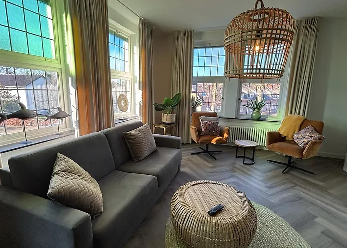 In De Witte Dame Hotel Bar Kitchen Apartments
