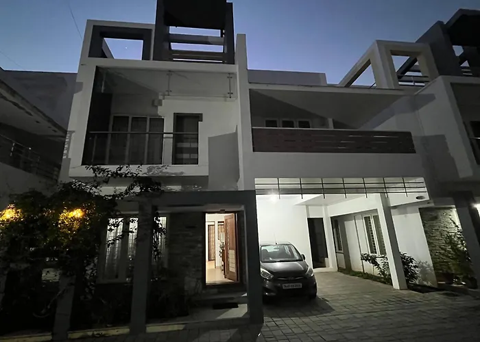 Guest house: Avuraa Hospitality India