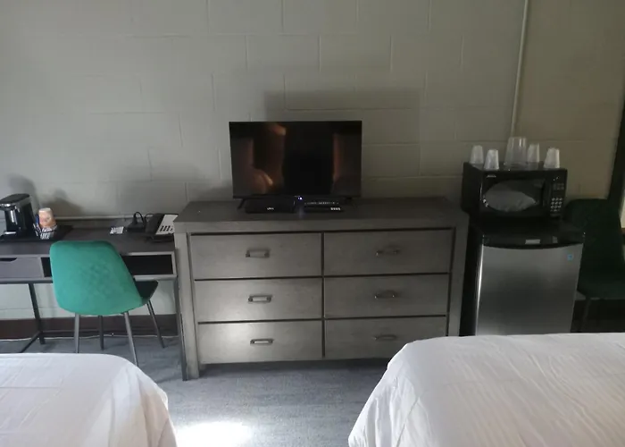 Cheap hotel: Park Lane Motor Hotel Medicine Hat