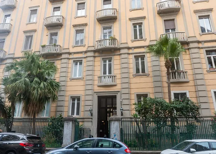 Resta Cu'mme Vomero