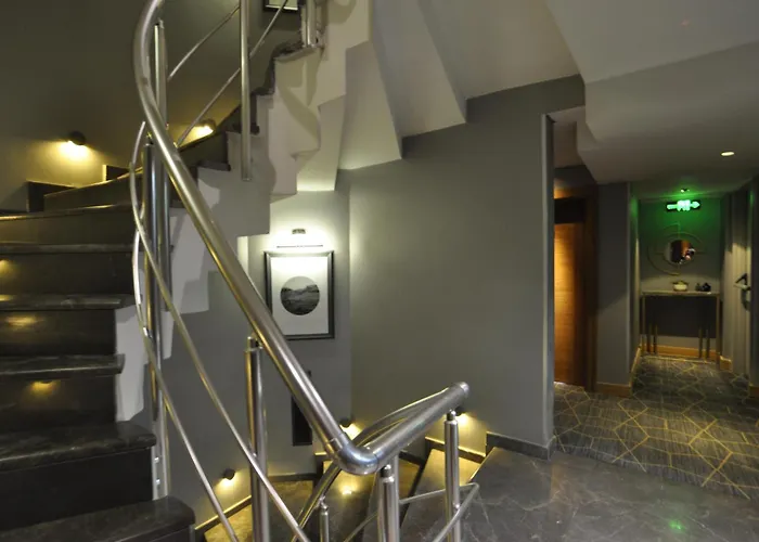 Hotels with pool Venera Istanbul Old City