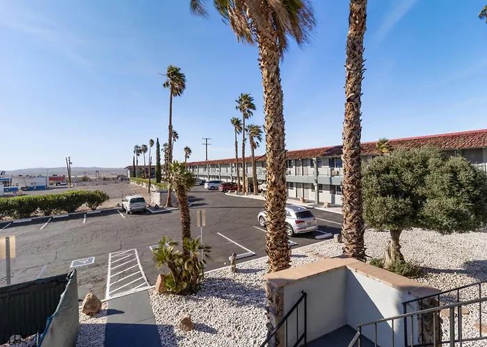 Beach hotel: Economy Inn Barstow