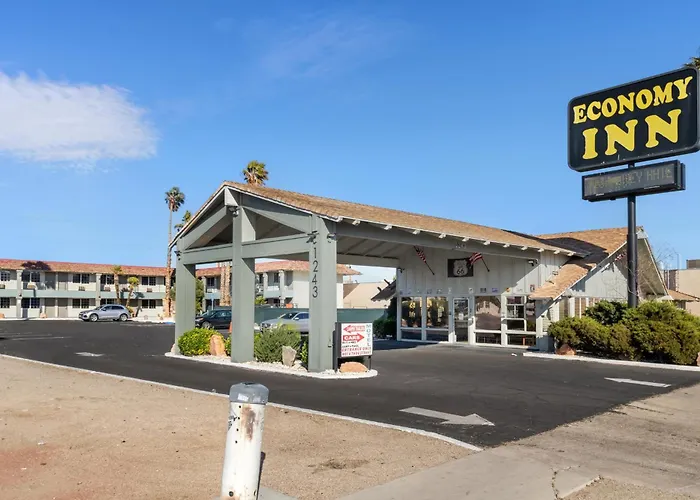 Beach hotel: Economy Inn Barstow