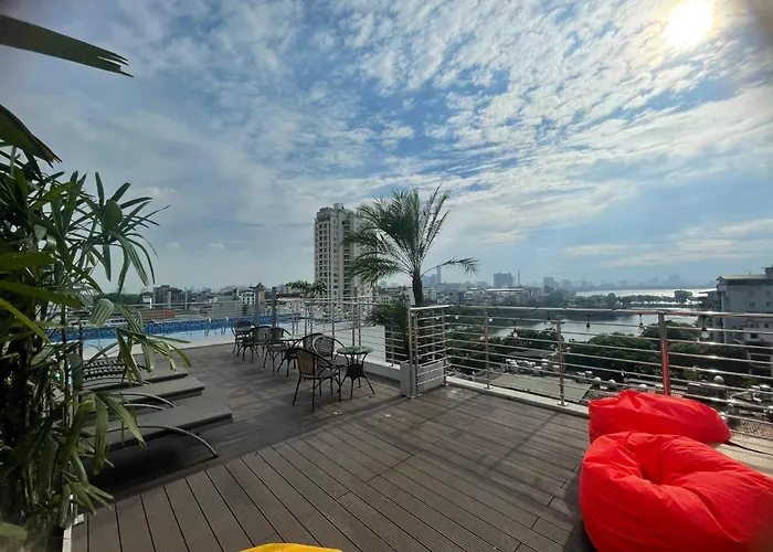 4 star hotel: Luxe Paradise Premium Hotel Pham Hong Thai