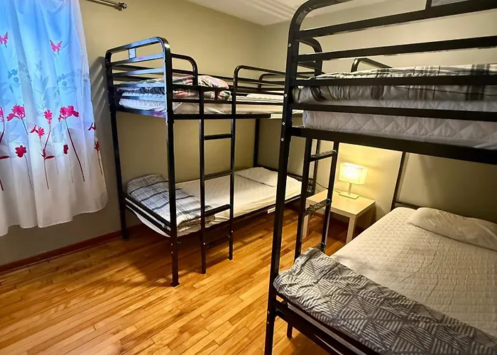  Ottawa Backpackers Inn