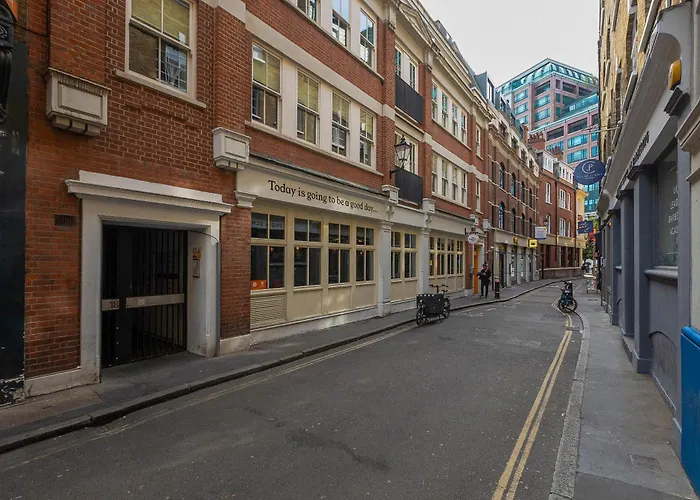 Central Servised Apartments On Artillery Lane