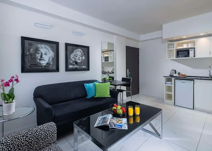 Best Western Regency Suites