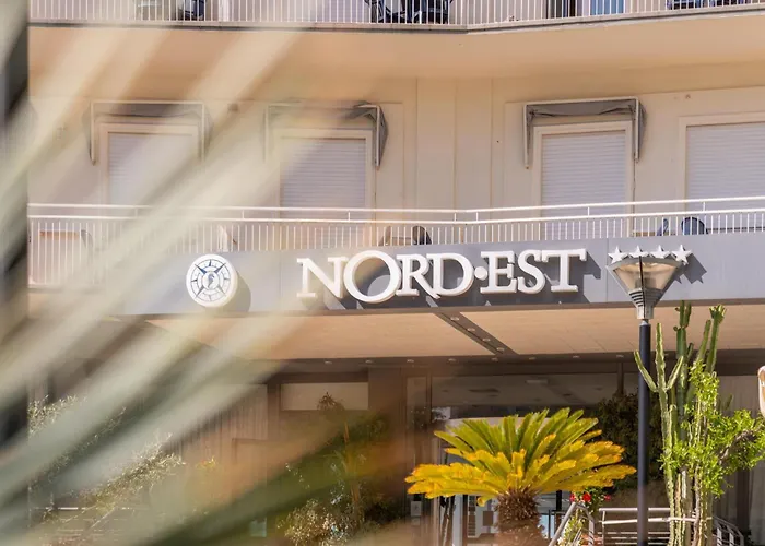 Hotel sulla spiaggia: Hotel Nord Est