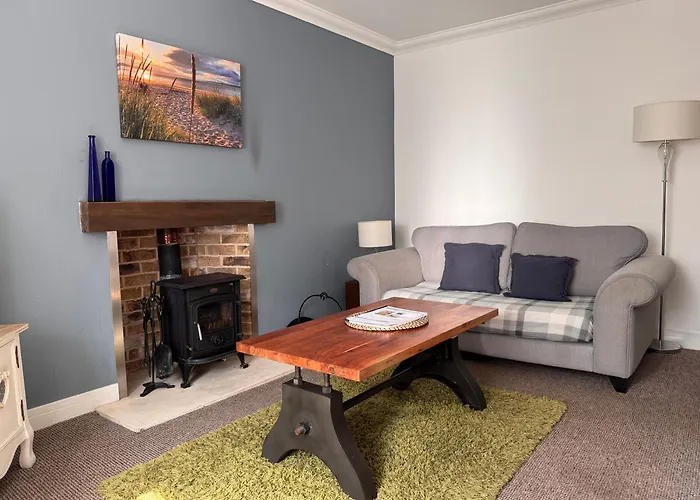 All Vacation Rentals Seaforth Cottage -Dog Friendly, Historical Fishertown, Central Location