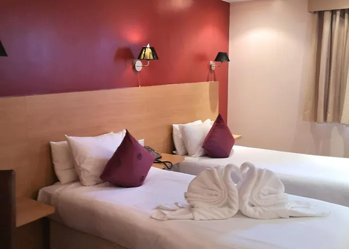 Oyo The Luton Hotel