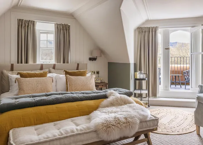 Hotel cerca del colegio: Pine Trees Hotel Pitlochry