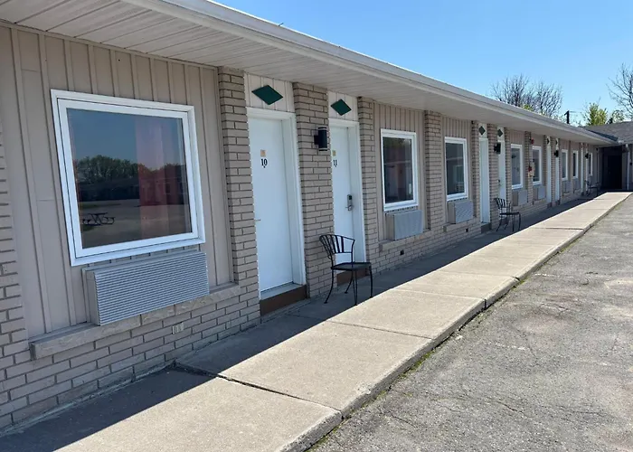 Seven Oakes Motel