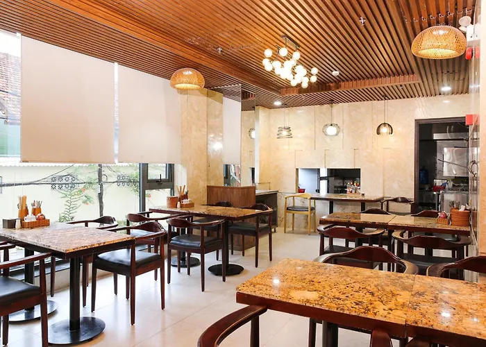 Azura Gold Hotel&Apartment