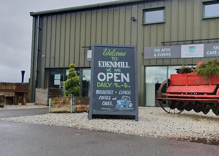 Pet Friendly hotel: Edenmill Farm