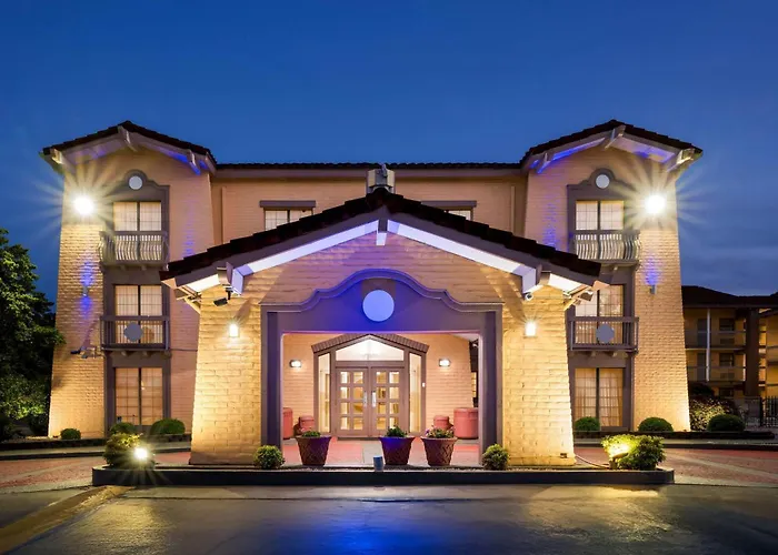 Motel: Days Inn By Wyndham Birmingham/West