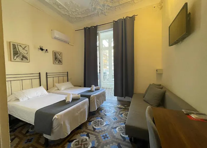 Hostal Balmes Centro