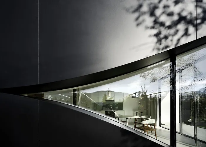 Mirror Houses