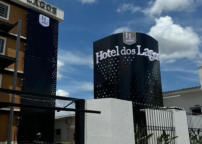 Dos Lagos