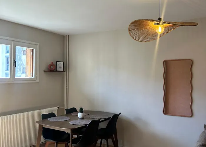 Coloc Chambre privée meublée dans un appartement lumineux et spacieux, Hyper centrale