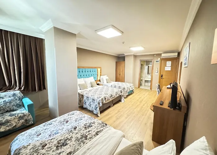 Golden Lounge Hotel