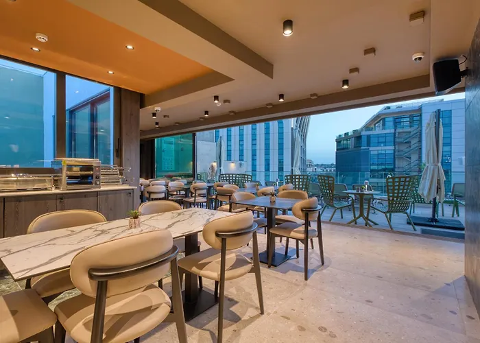 Vita Hotel & Rooftop
