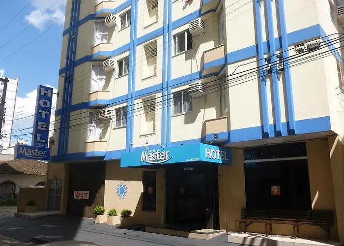 Hotel: Master Hotel
