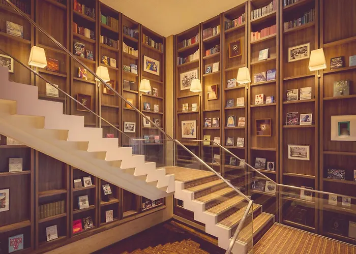 Hotel near College: Shiba Park Hotel