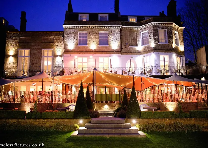 Hotels With Four Stars 
