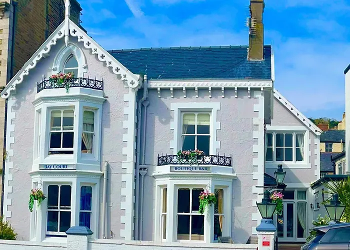 Beach hotel: Bay Court