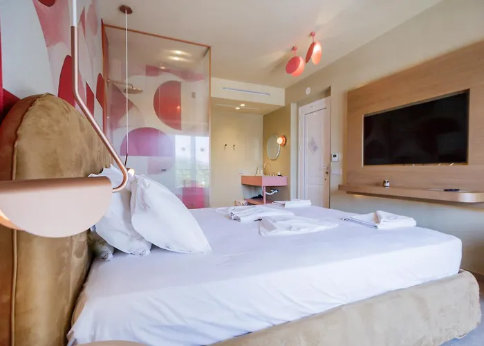 Rose Club Apartments