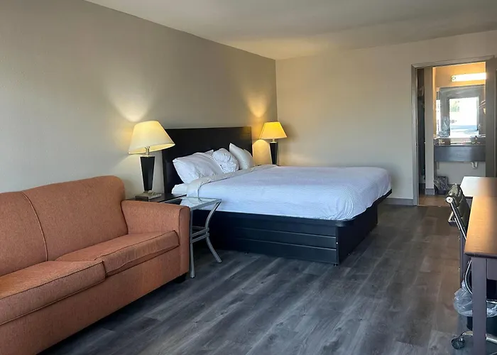 Hotel with view: Days Inn By Wyndham Natchitoches
