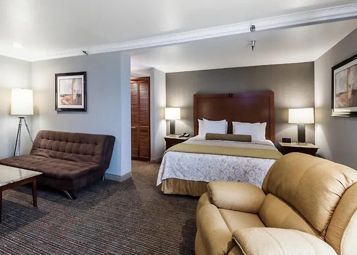 Best Western Plus Newport Mesa Inn