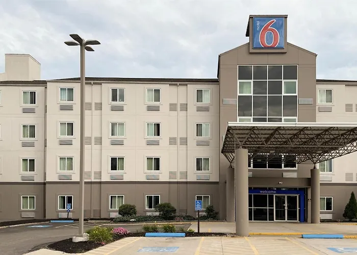 Pet Friendly hotel: Motel 6-Portsmouth, Nh