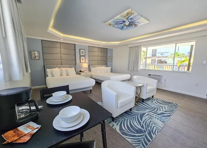 Motels Island House Resort