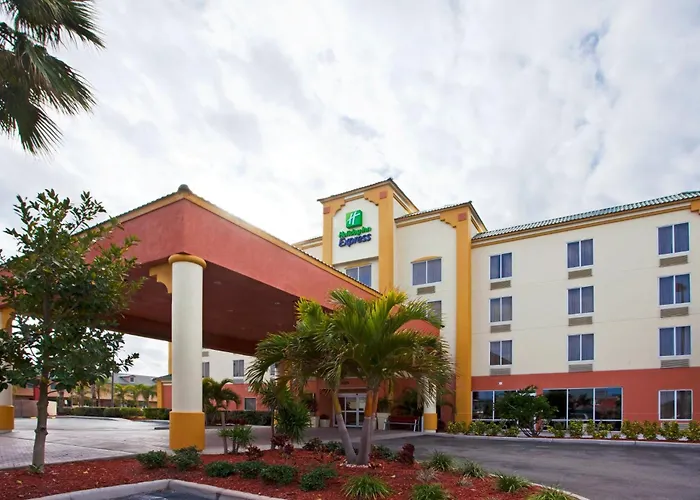 Holiday Inn Express & Suites By Ihg