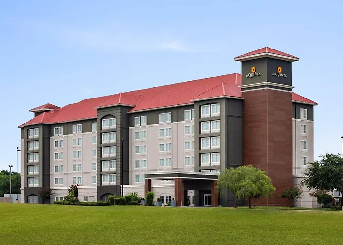 La Quinta By Wyndham Arlington North 6 Flags Dr