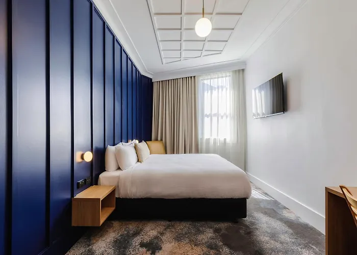 B&B only: Royal Exhibition Hotel