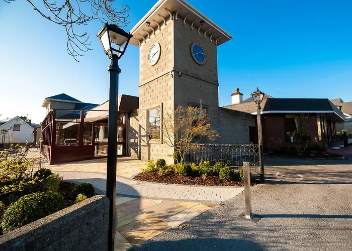 Cheap hotel: Treacys West County Conference And Leisure Centre