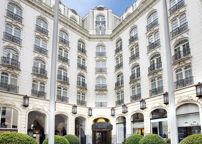 Luxury hotel only: Steigenberger Icon Wiltcher'S