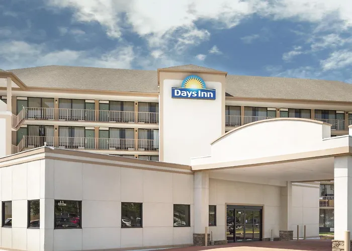 Days Inn By Wyndham -North Fort Moore